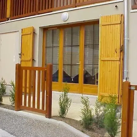 Апартаменты Eugenie - 4 Personnes Au Village De Mae-3464